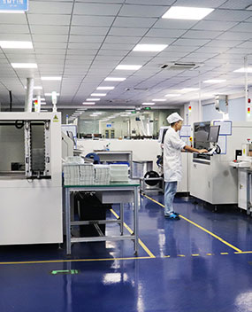 大牌镜业-SMT车间