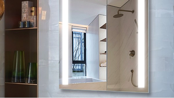 卫生间发光镜子：现代家居的优雅之选